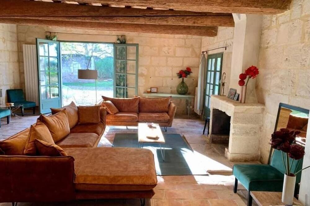 Photo of Bedroom in Redessan