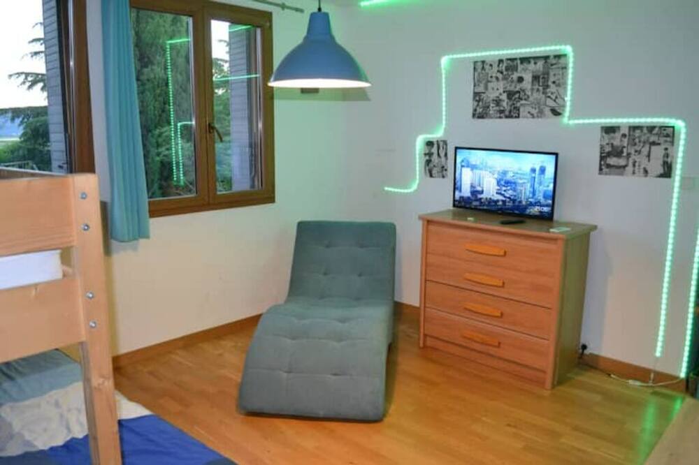 Photo of Bedroom in Chateauneuf-du-Rhone