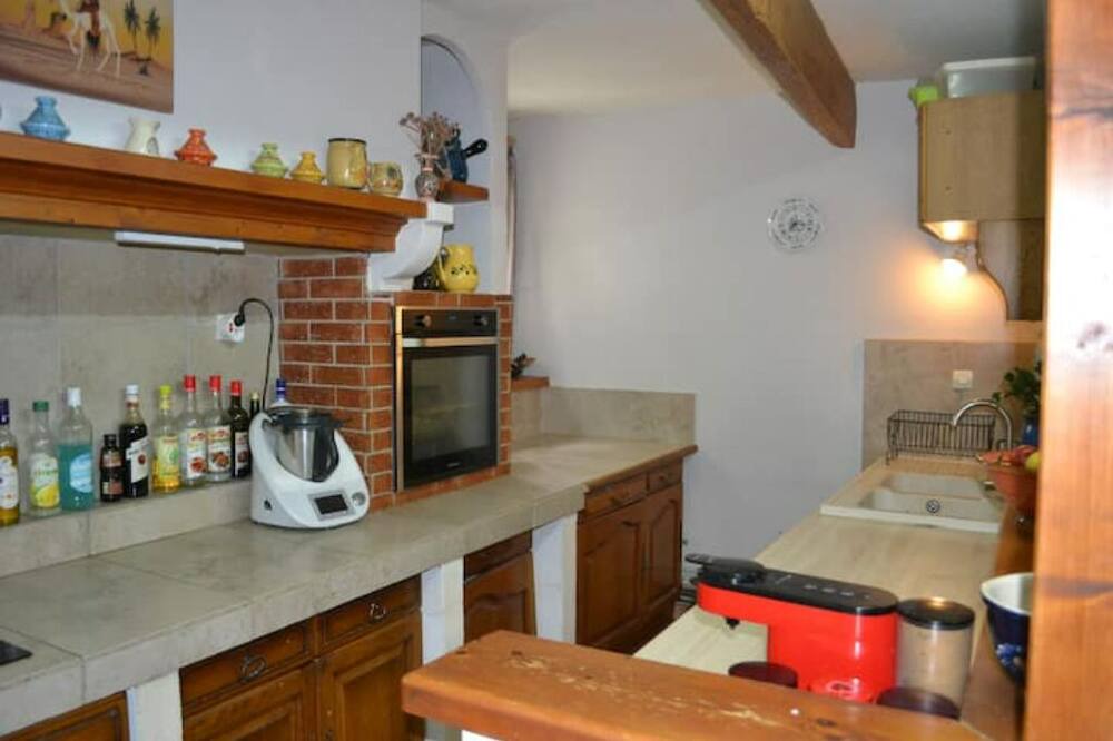 Photo of Kitchen in Chateauneuf-du-Rhone