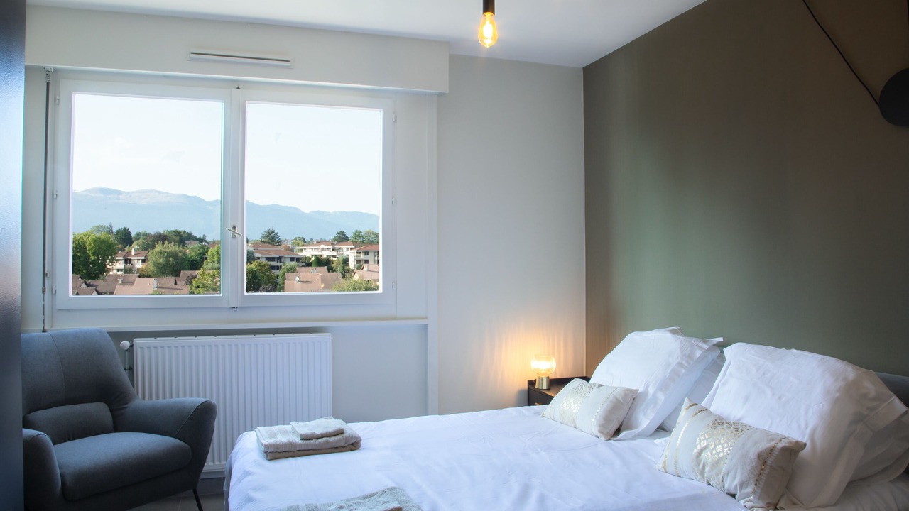 Photo of Bedroom in Ferney-Voltaire