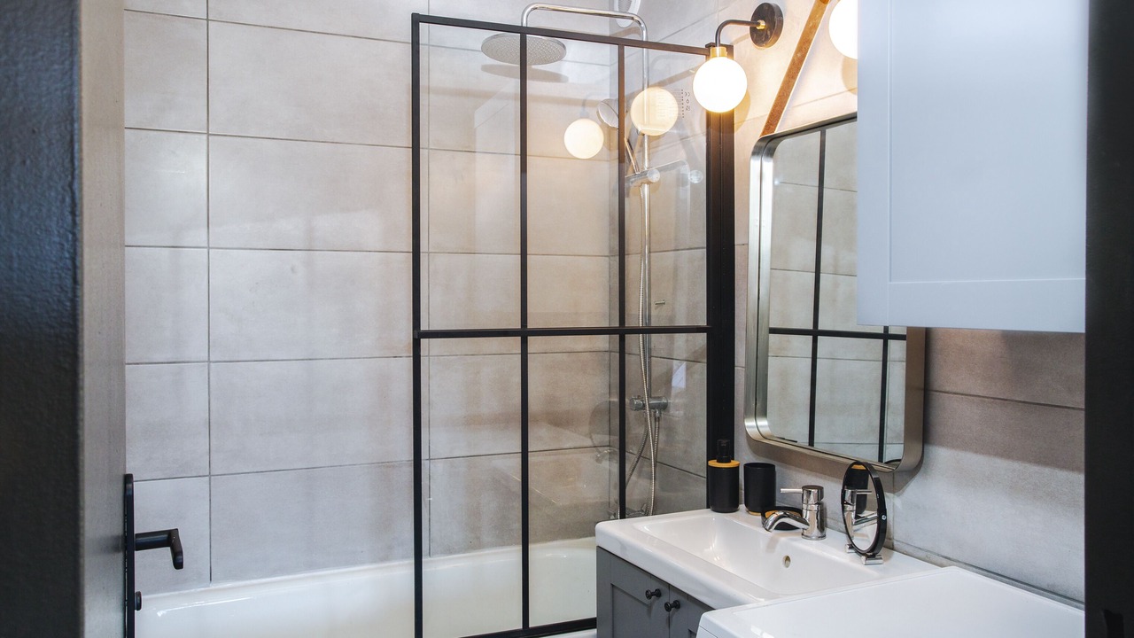 Photo of Bathroom in Ferney-Voltaire
