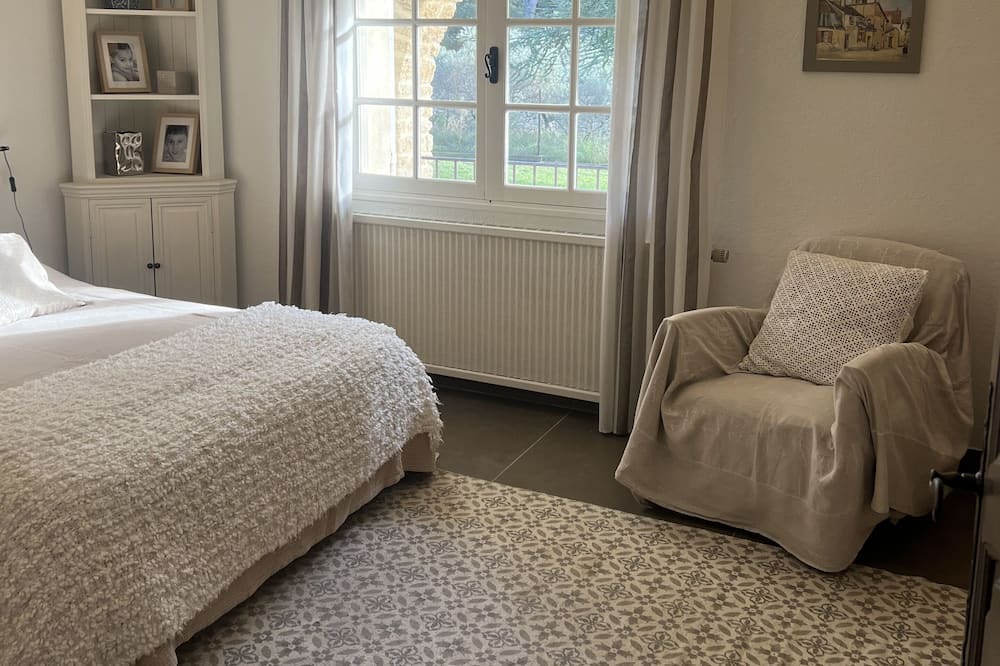 Photo of Bedroom in Saint-Chamas