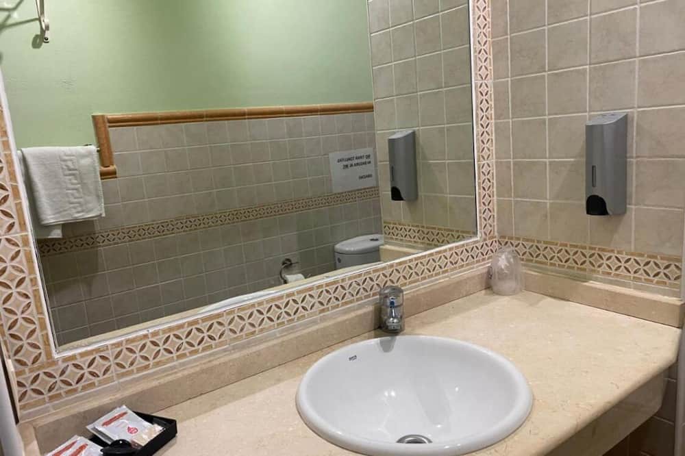 Photo of Bathroom in Zarza de Granadilla