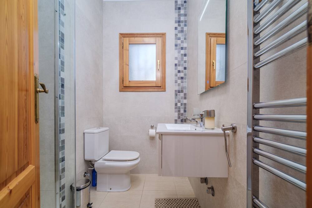 Photo of Bathroom in Arnella