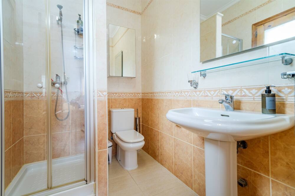 Photo of Bathroom in Arnella