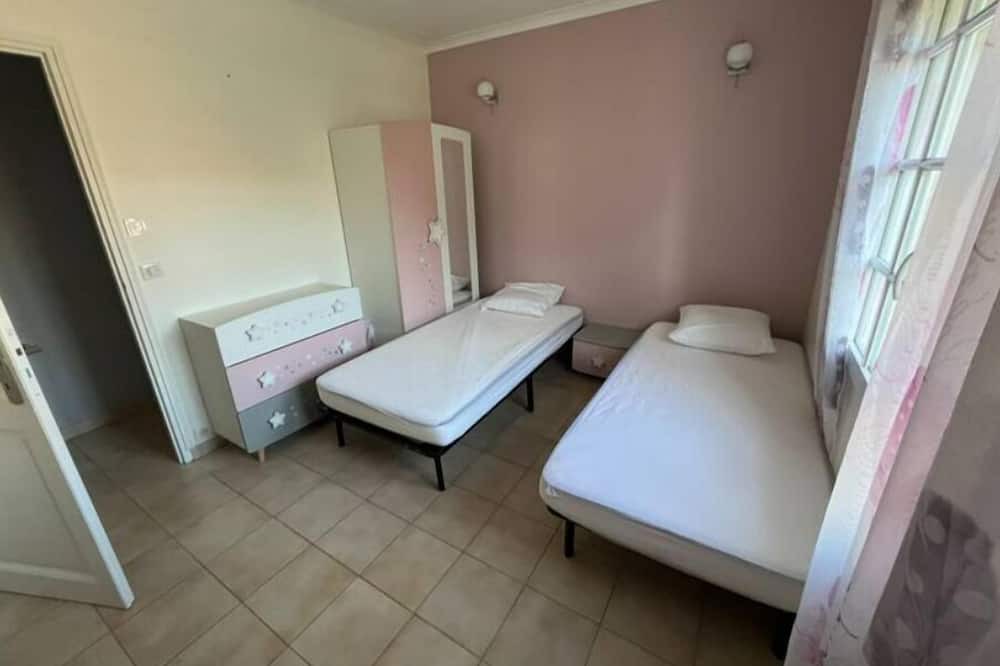 Photo of Bedroom in Saint-Martin-de-Crau