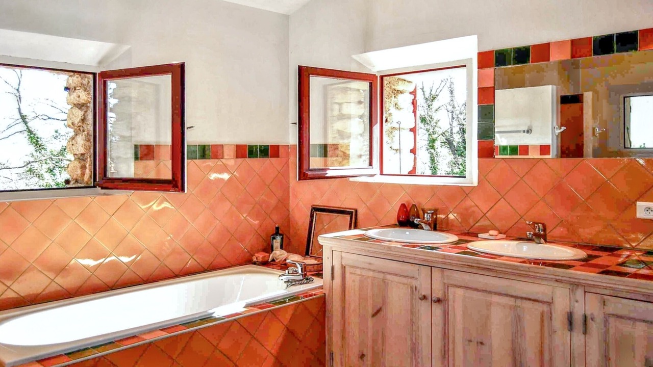 Photo of Bathroom in Ansouis