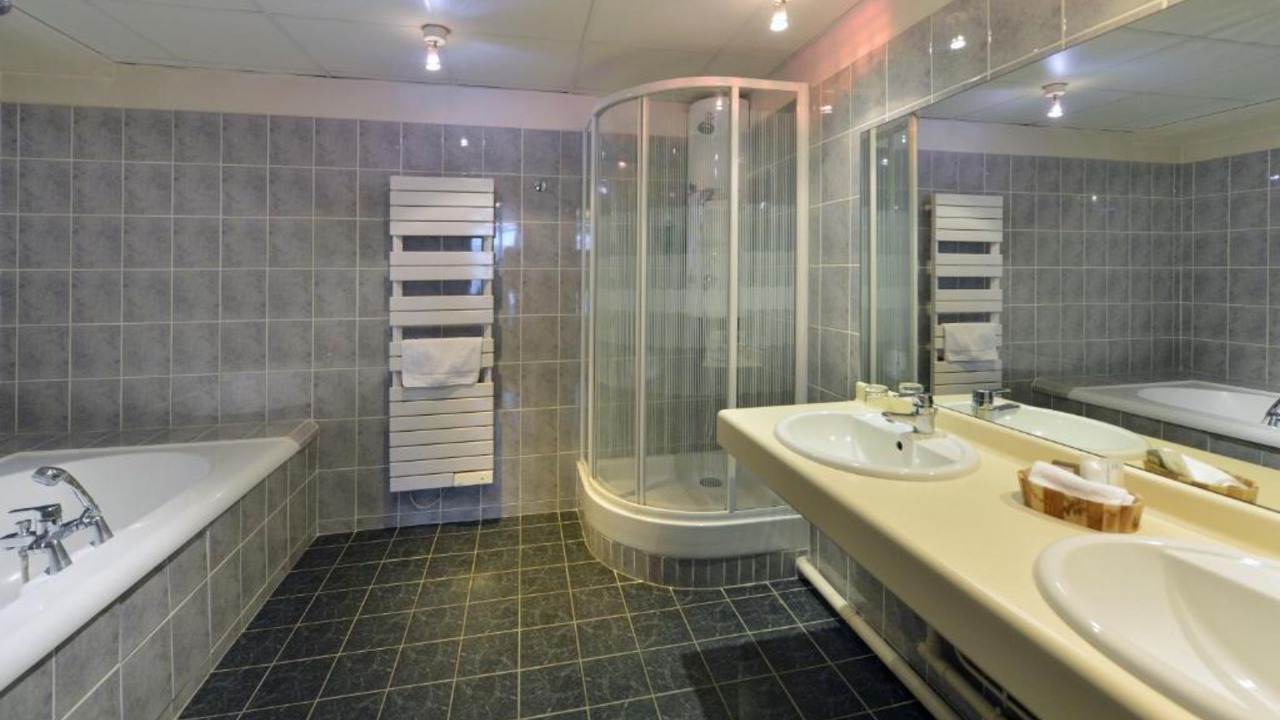 Photo of Bathroom in Solaize