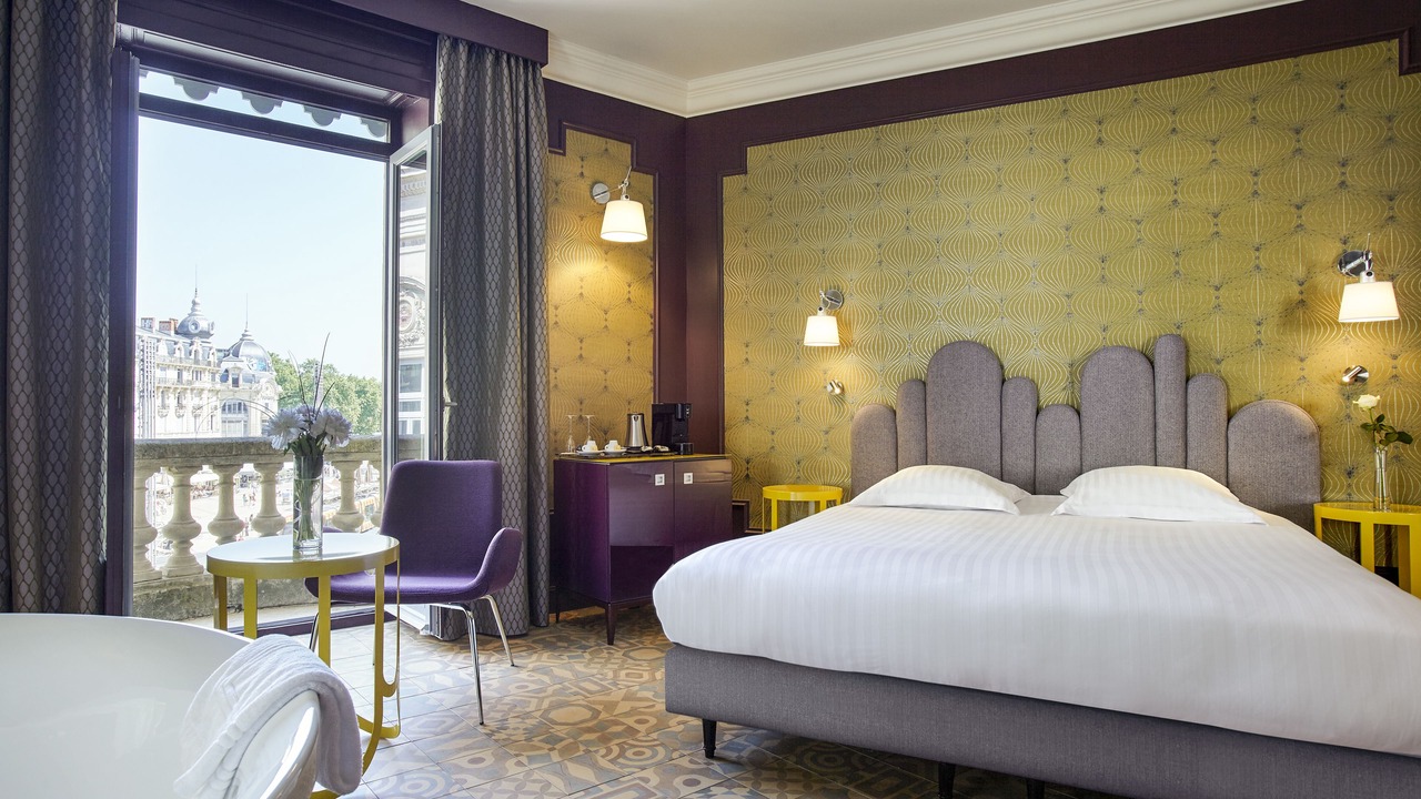 Photo of Bedroom in Comedie