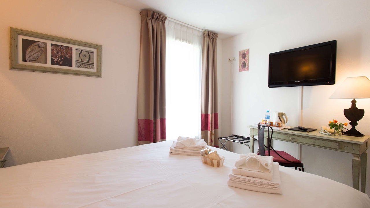 Photo of Bedroom in Maussane
