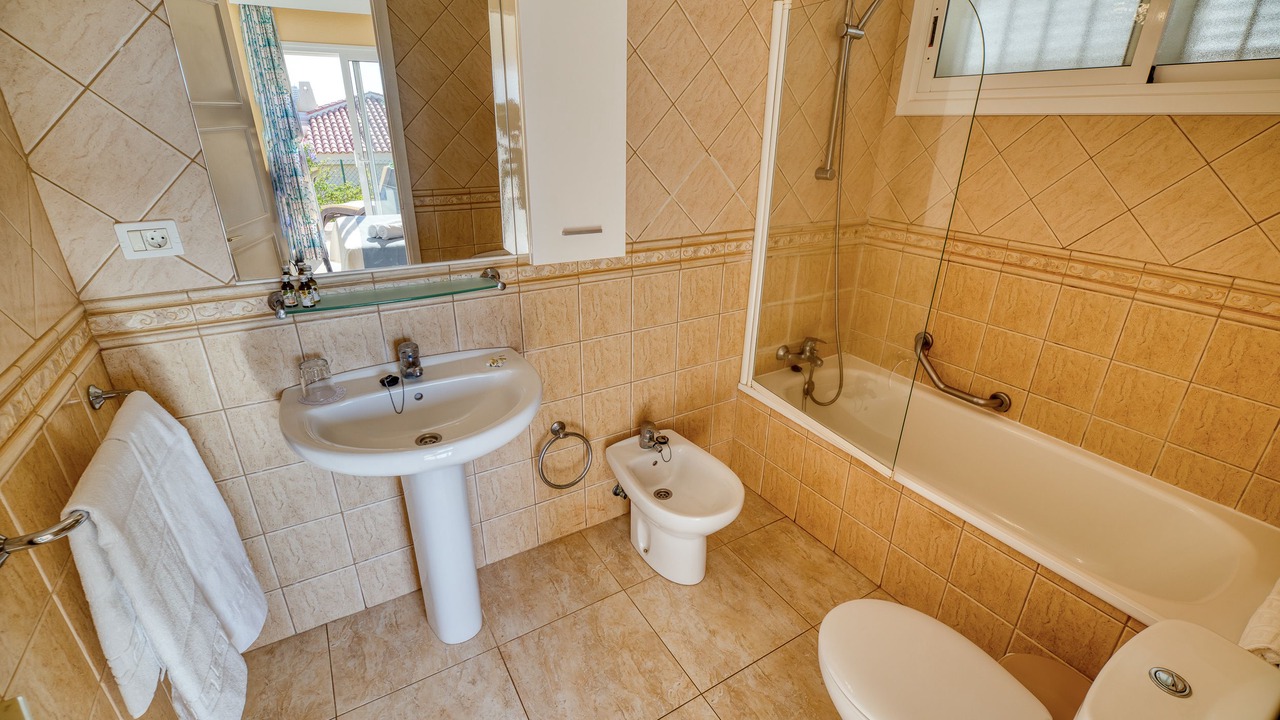 Photo of Bathroom in Callao Salvaje