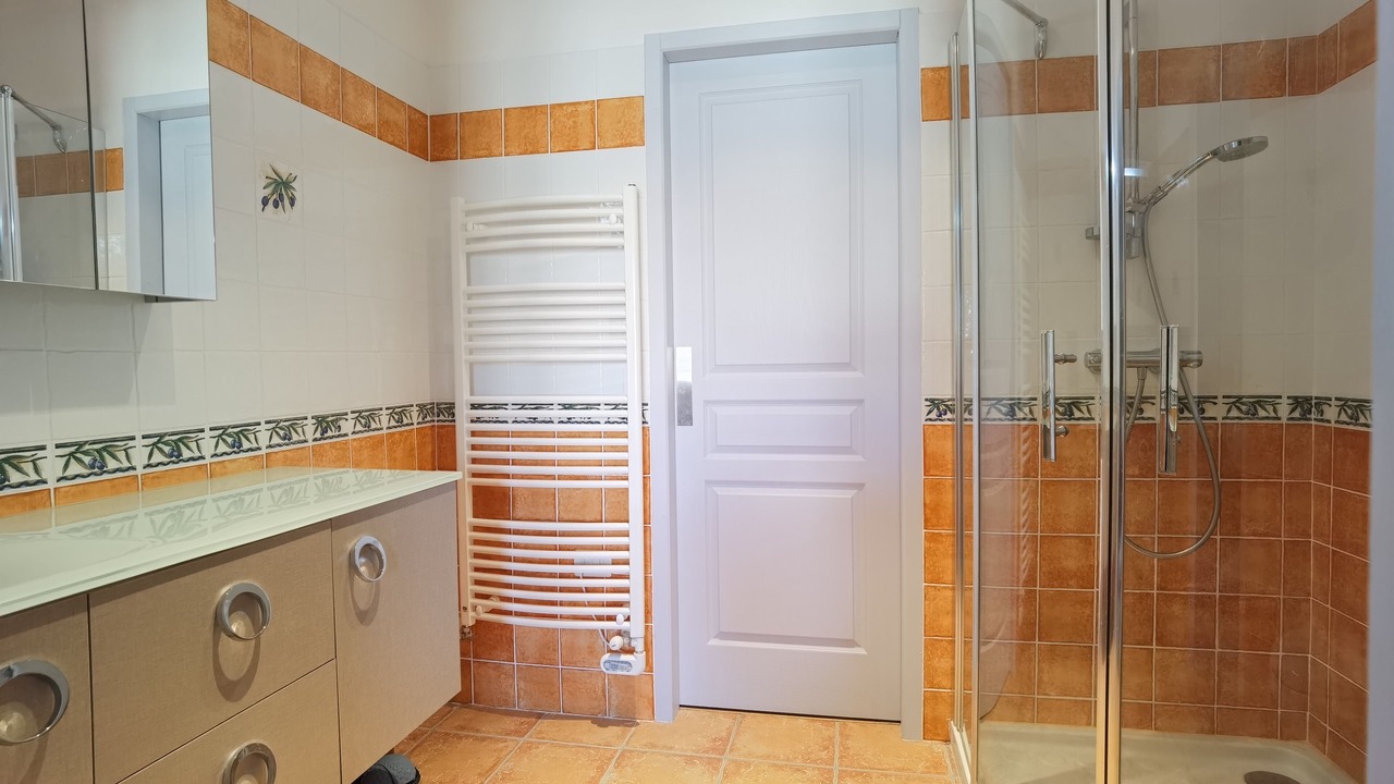 Photo of Bathroom in Tarascon
