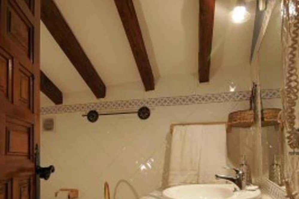 Photo of Bathroom in Robledillo de Gata