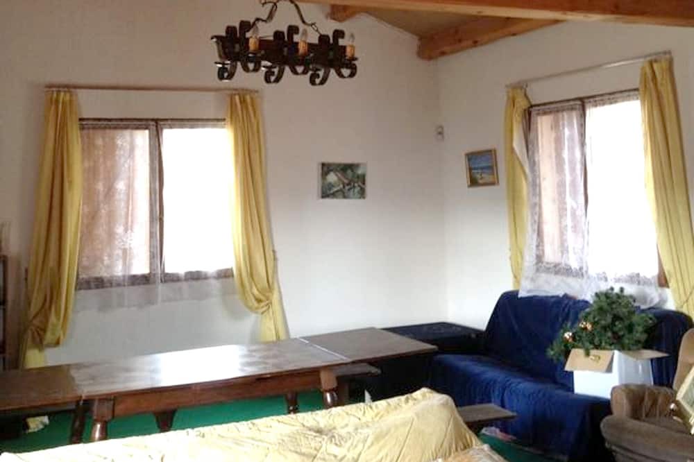 Photo of Livingroom in Chandolas