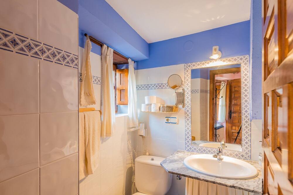 Photo of Bathroom in Robledillo de Gata