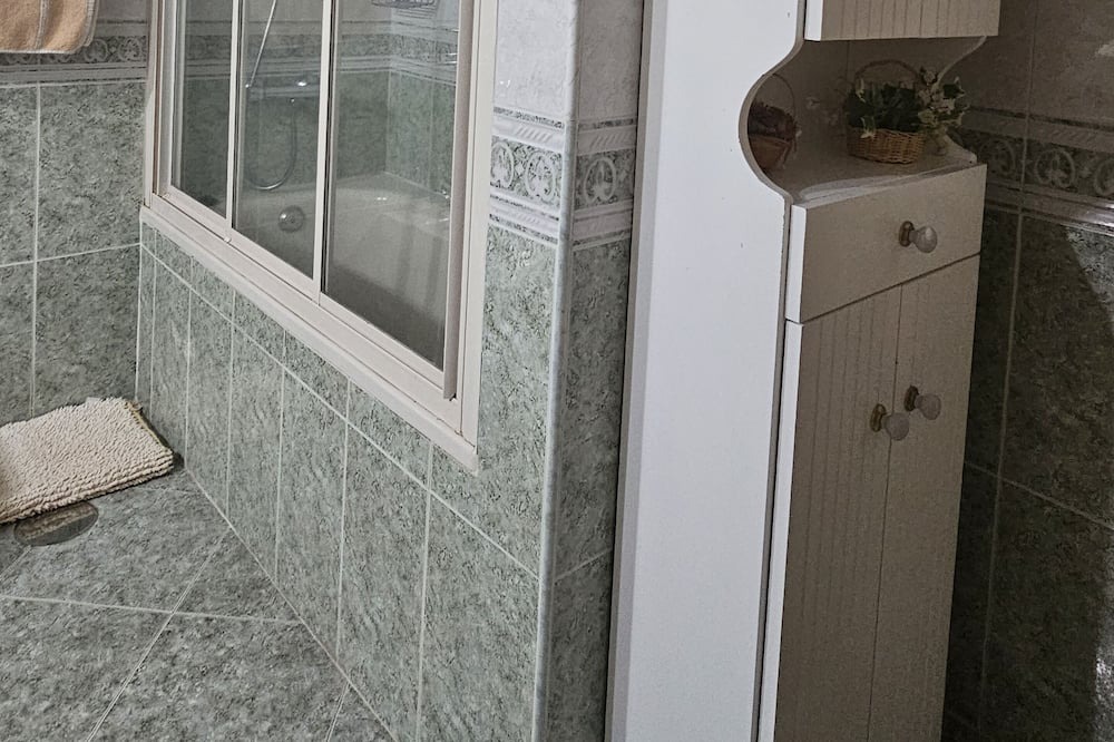Photo of Bathroom in Pelayos de la Presa