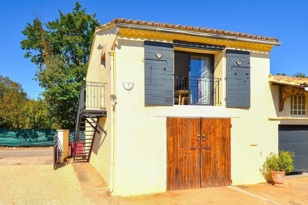 Photo of Outdoor in Saint-Martin-de-Crau