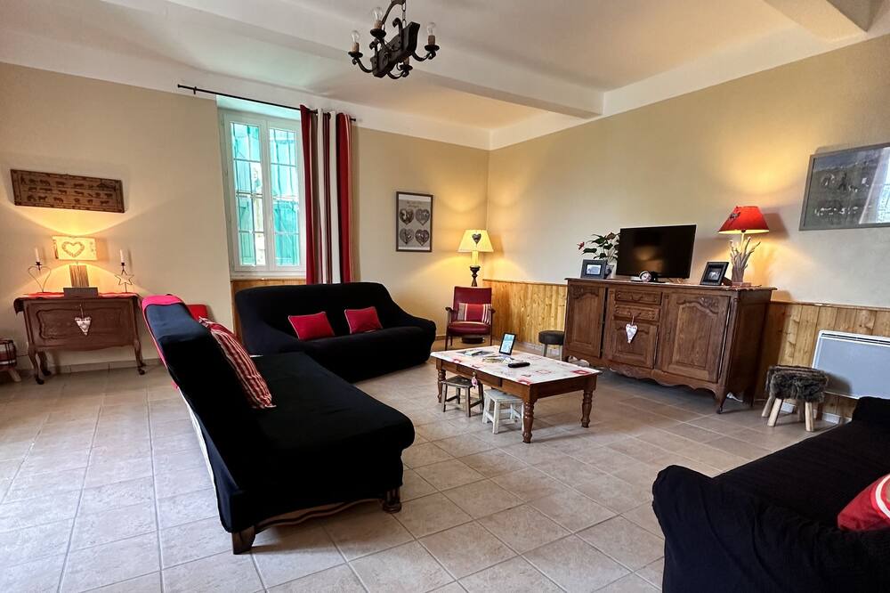 Photo of Bedroom in Asson