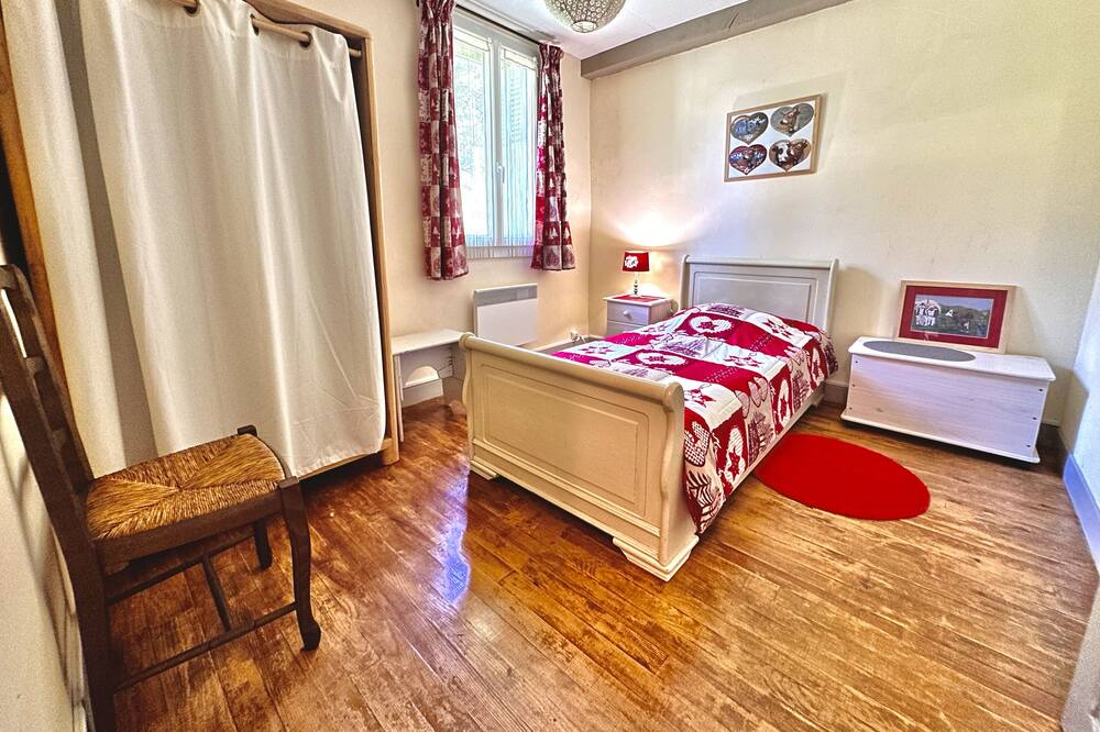 Photo of Bedroom in Asson