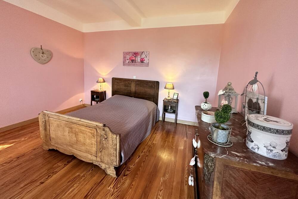 Photo of Bedroom in Asson
