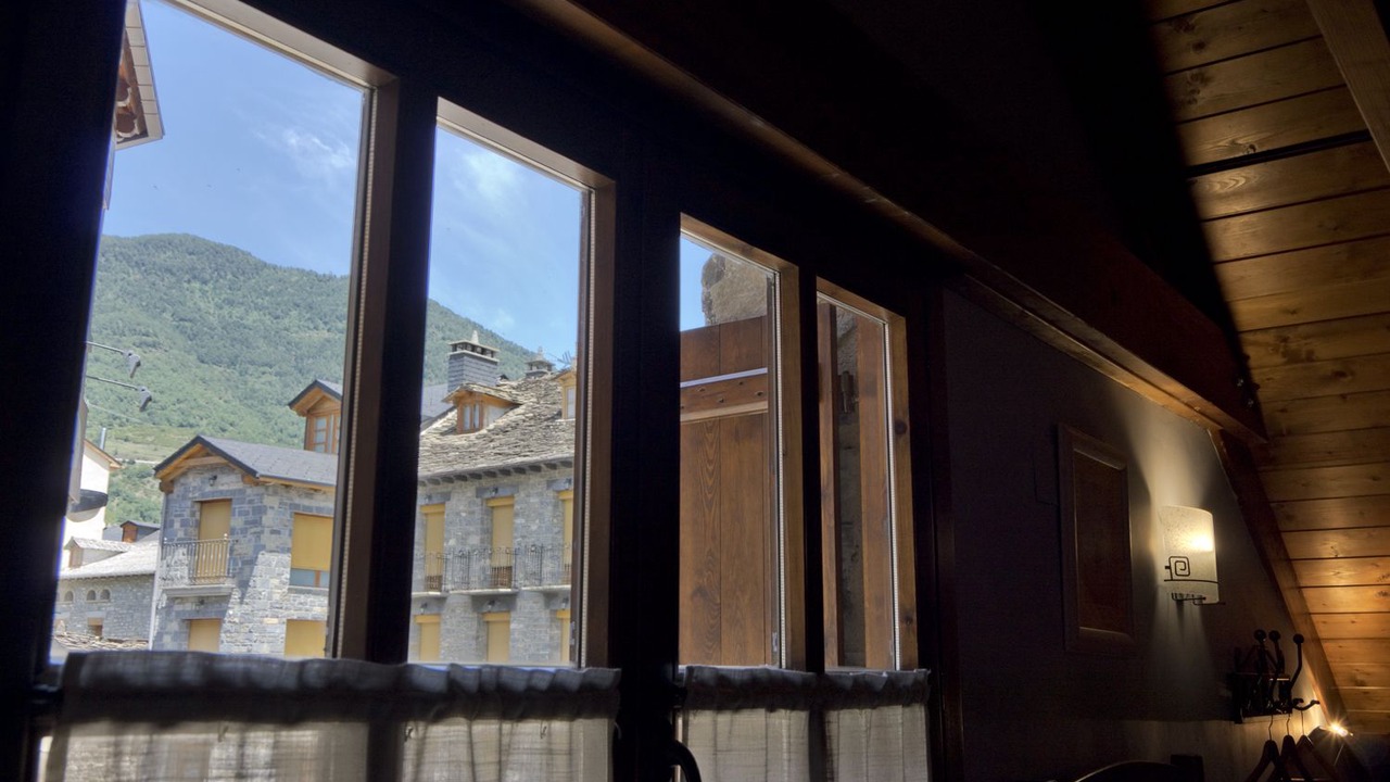 Photo of Bedroom in Broto