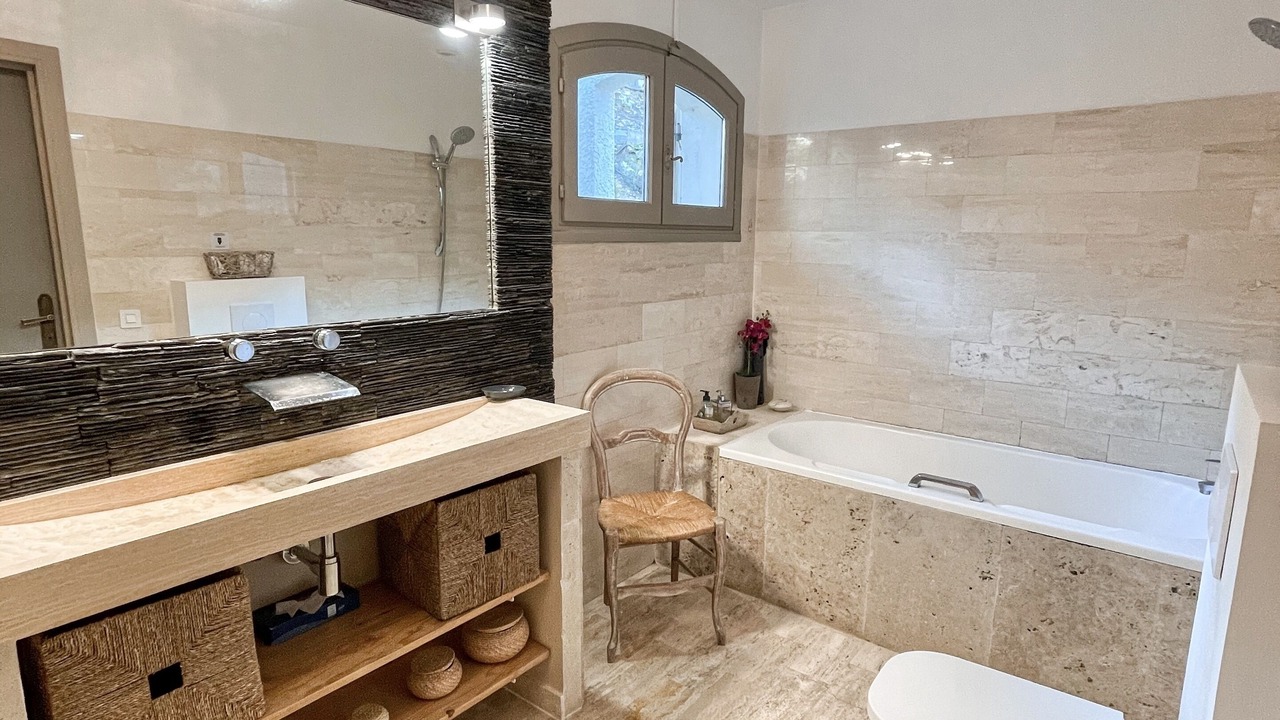 Photo of Bathroom in Velaux