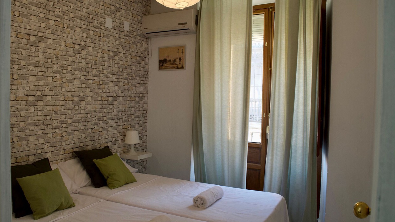 Photo of Bedroom in Alameda