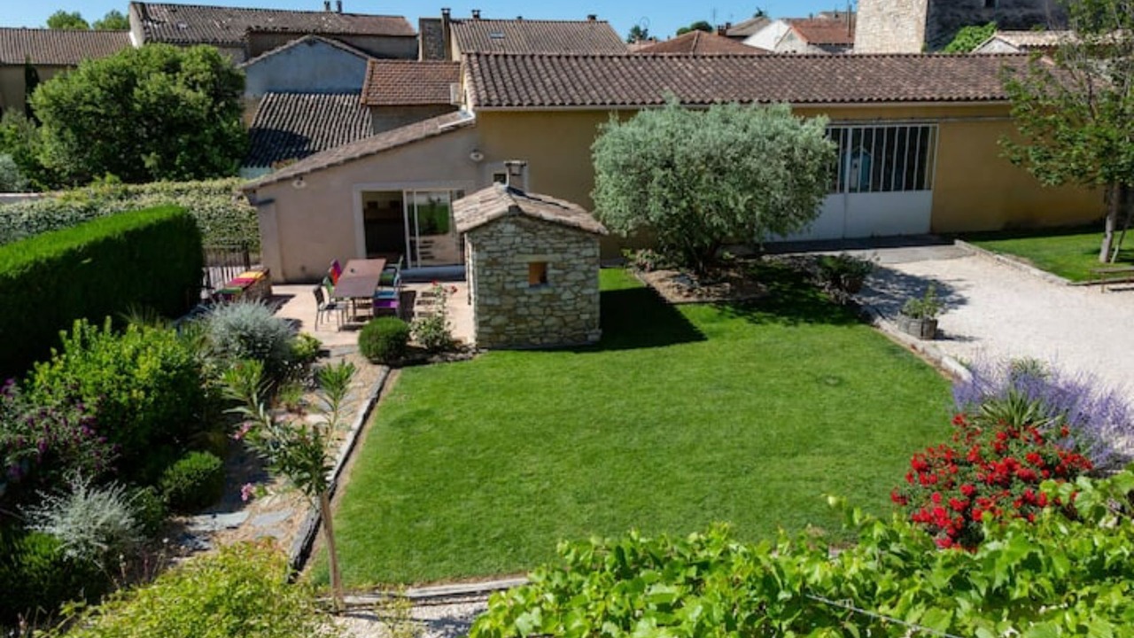 Photo of Outdoor in Chateauneuf-de-Gadagne
