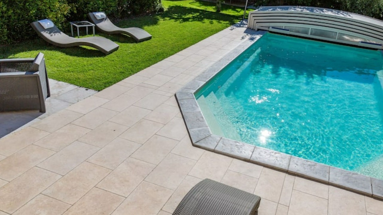 Photo of Outdoor in Chateauneuf-de-Gadagne