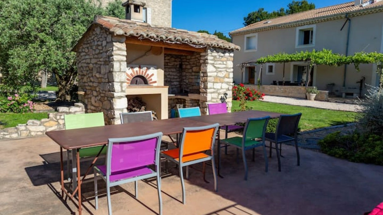 Photo of Outdoor in Chateauneuf-de-Gadagne
