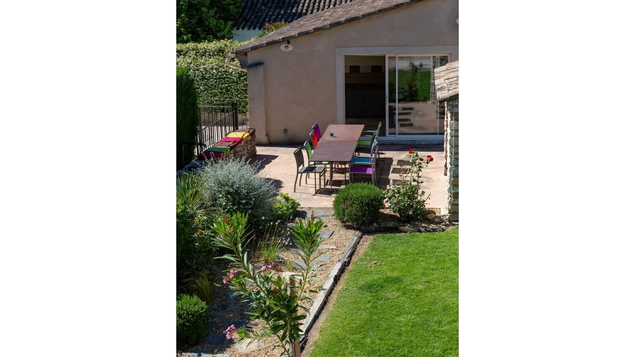 Photo of Outdoor in Chateauneuf-de-Gadagne