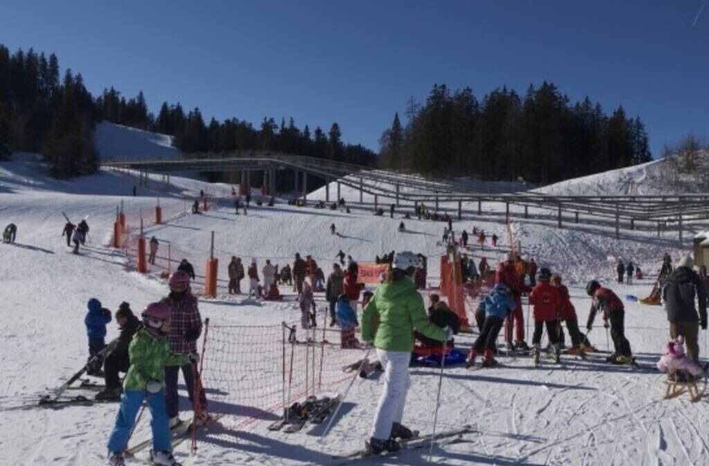 Photo of Others in Mijoux