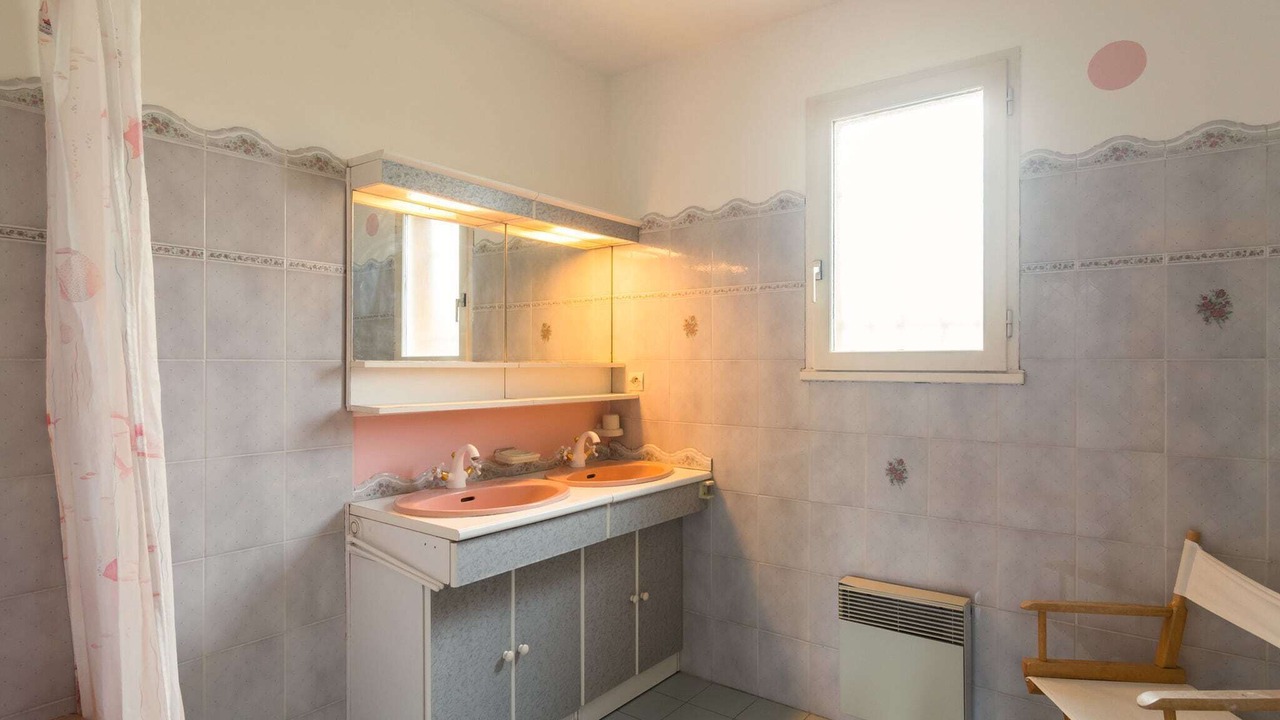 Photo of Bathroom in Noves