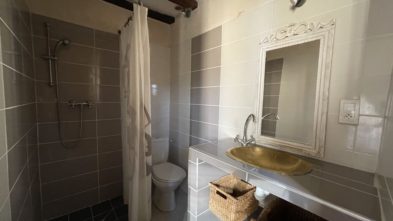 Photo of Bathroom in Rustrel