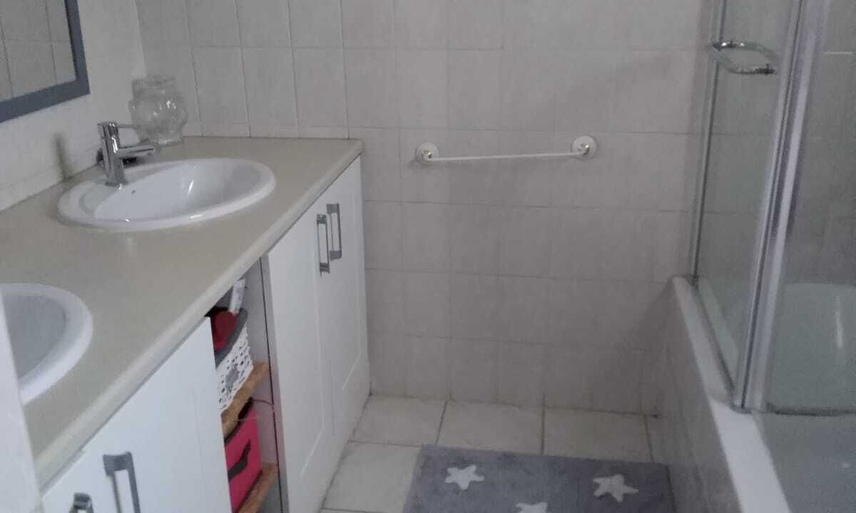 Photo of Bathroom in Venelles