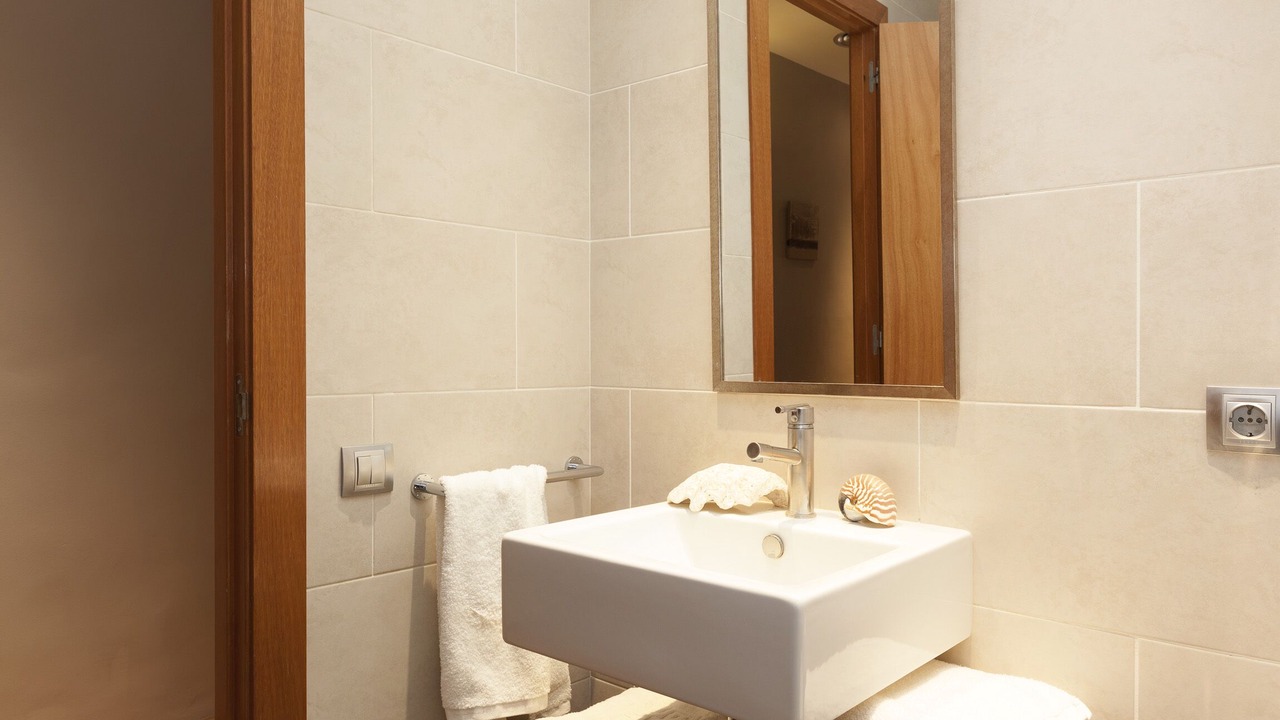 Photo of Bathroom in El Camp de l'Arpa del Clot