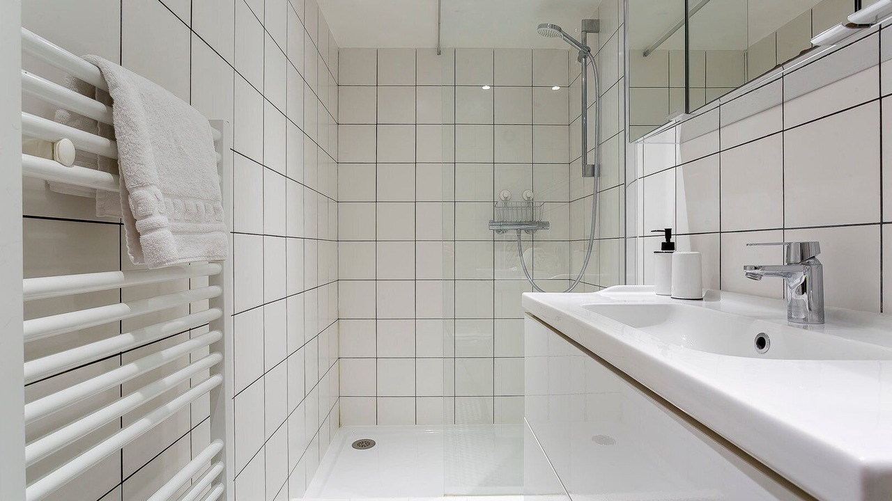Photo of Bathroom in Carnot - Gailleton