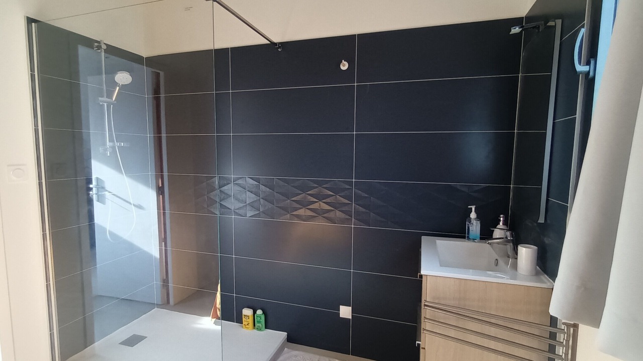 Photo of Bathroom in Genas