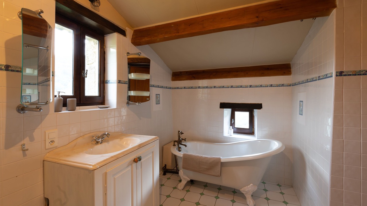 Photo of Bathroom in Asperjoc
