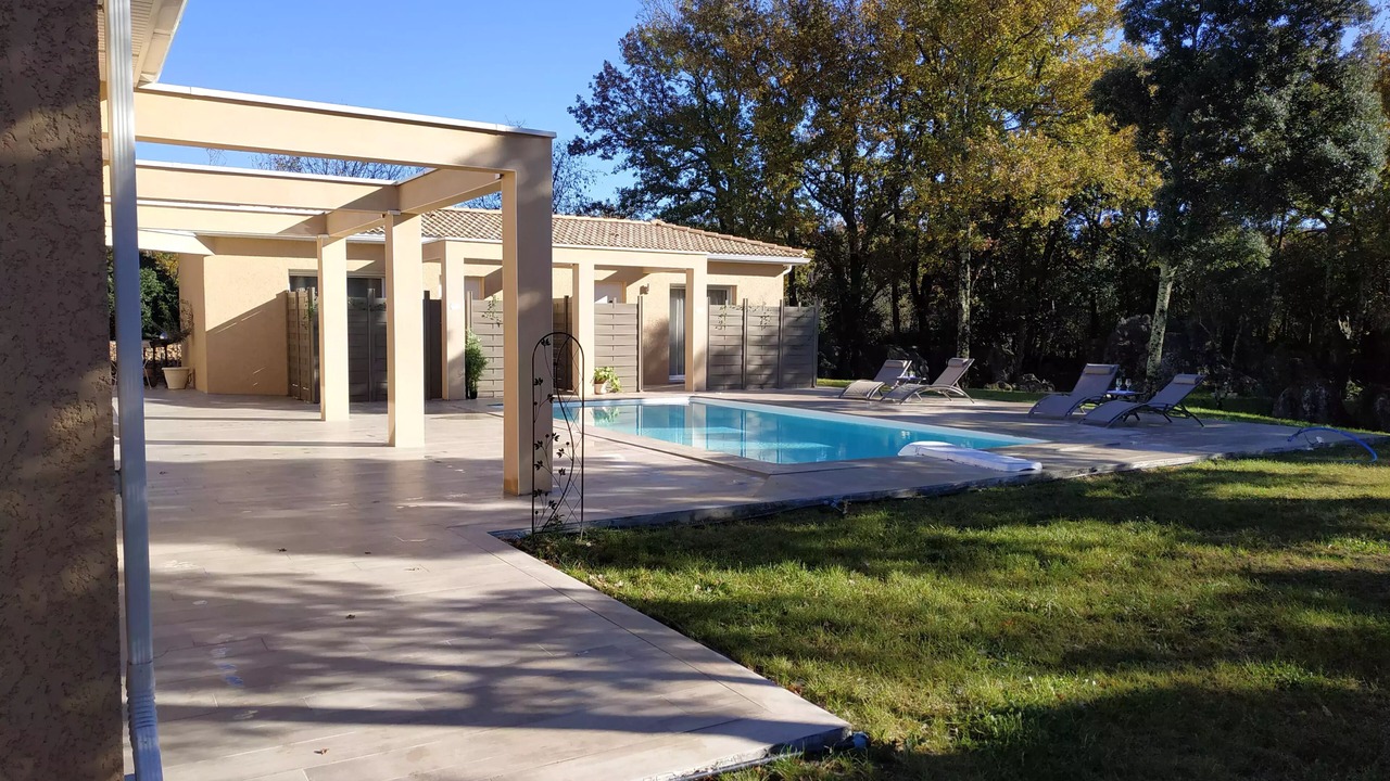 Photo of Outdoor in Saint-Martin-de-Londres
