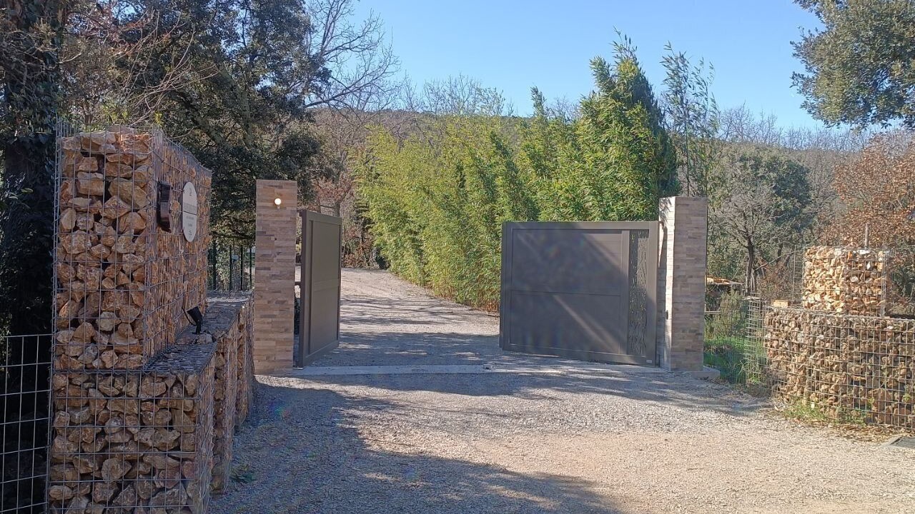 Photo of Outdoor in Saint-Martin-de-Londres