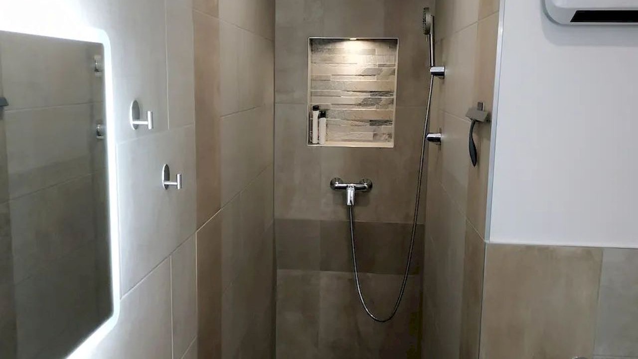 Photo of Bathroom in Saint-Martin-de-Londres