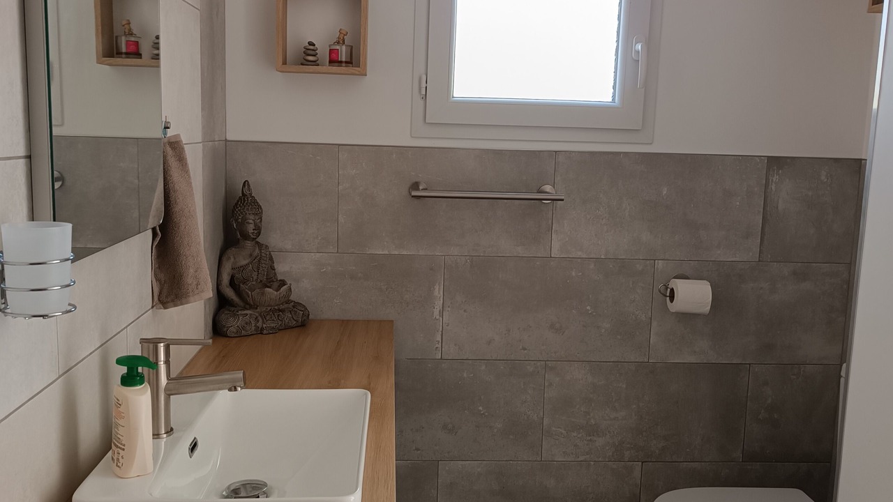 Photo of Bathroom in Saint-Martin-de-Londres