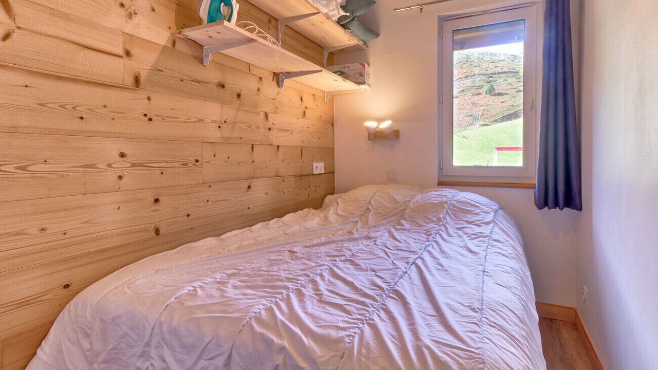 Photo of Bedroom in Genos