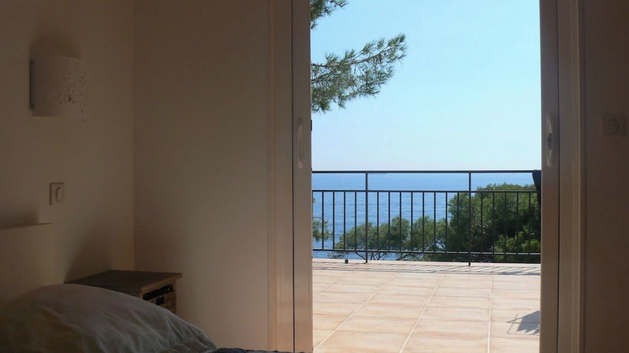 Photo of Bedroom in Ensues-la-Redonne