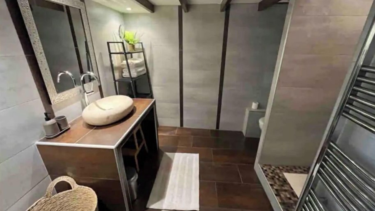Photo of Bathroom in Arras-sur-Rhone