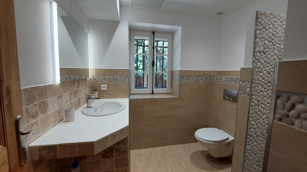 Photo of Bathroom in Saint-Etienne-du-Gres