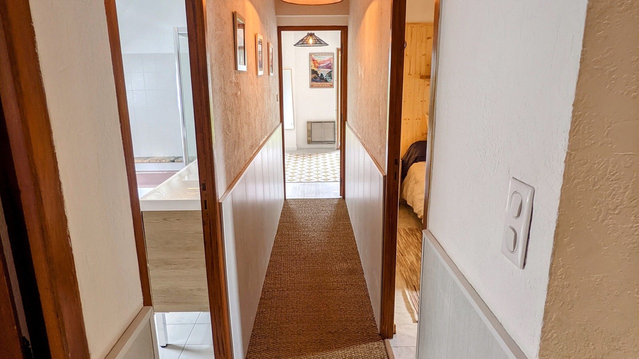 Photo of Bedroom in Campan