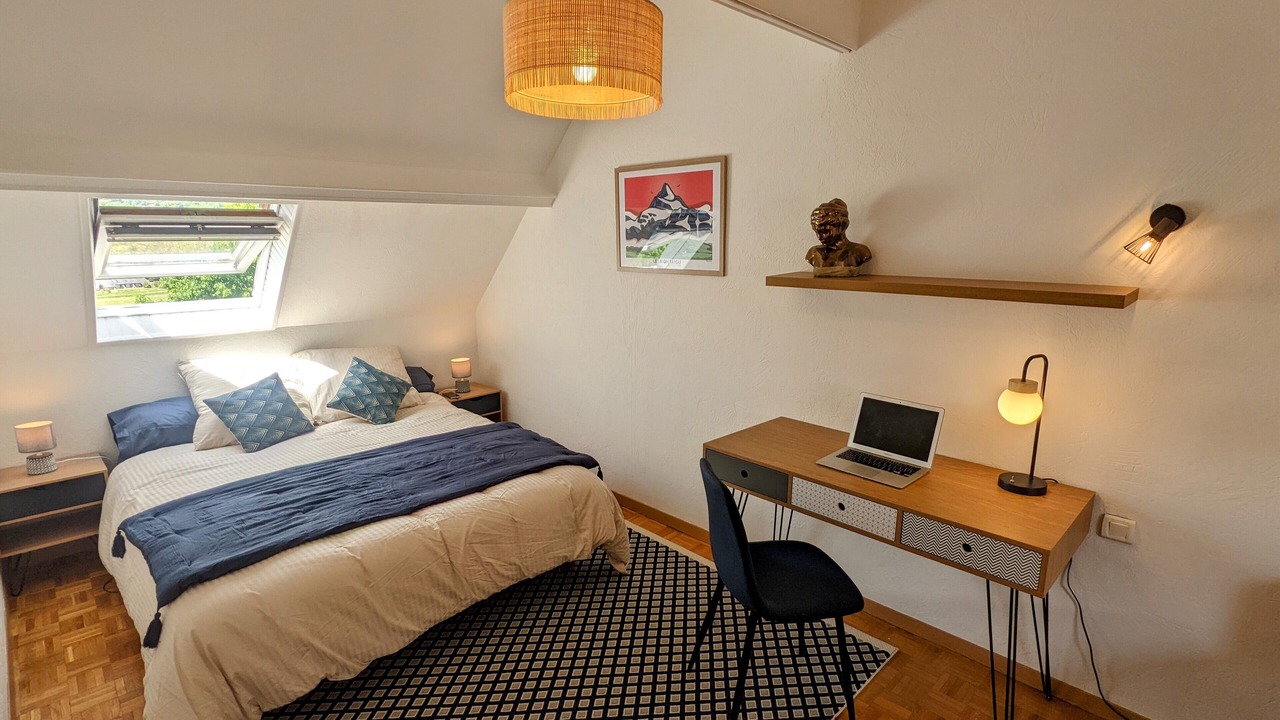 Photo of Bedroom in Campan