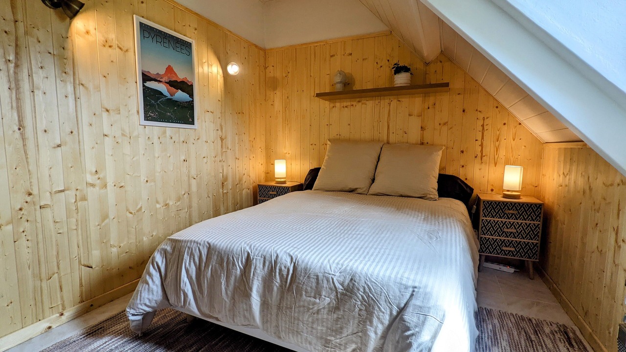 Photo of Bedroom in Campan